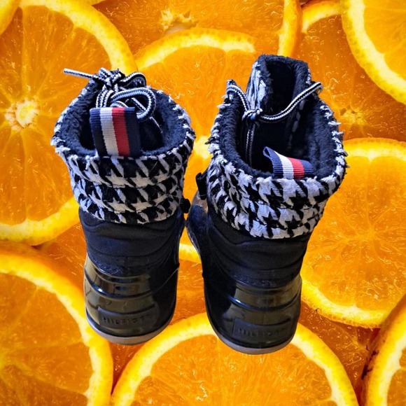 Tommy Hilfiger Black Duck Boots with Laces and Hook and Loop Closure Size 9 - Picture 7 of 8